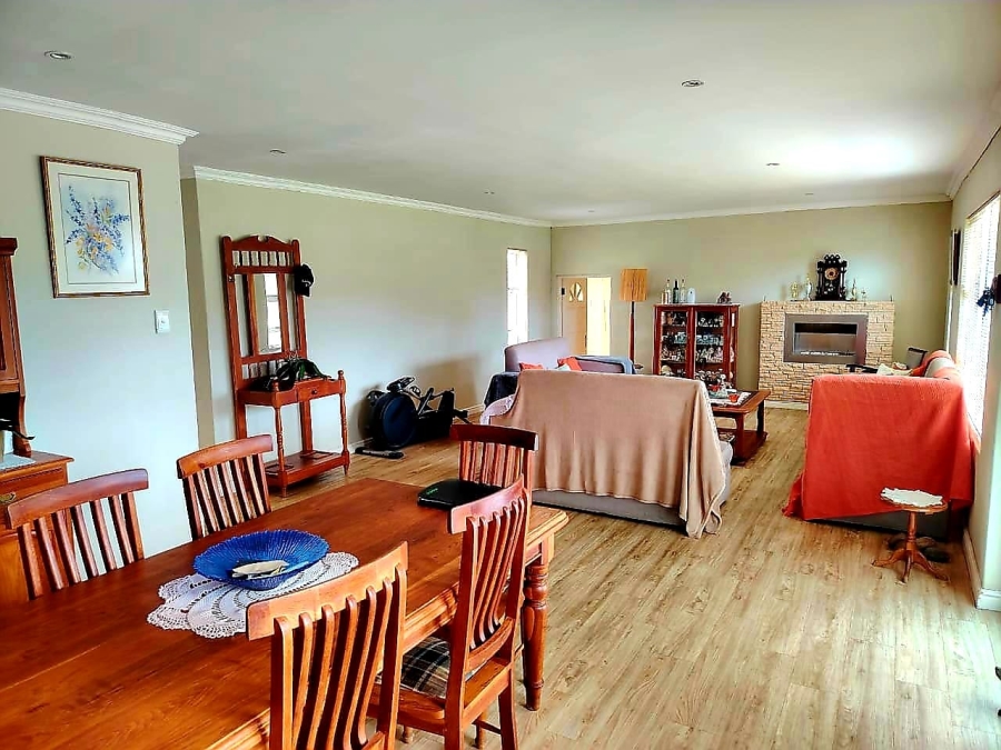 6 Bedroom Property for Sale in Kidds Beach Eastern Cape